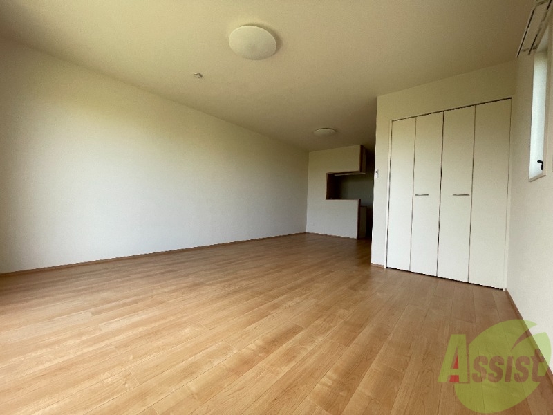 居室・リビング　きれいなＬＤＫが広がっていて居心地が良さそうですね。