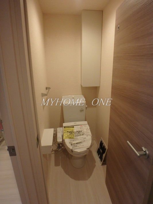 トイレ　温水洗浄便座