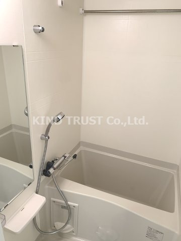 バス・シャワールーム　落ち着いた空間のお風呂です