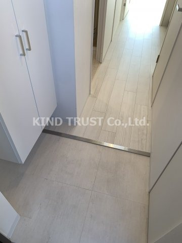 玄関　収納もある玄関です