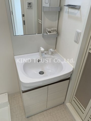 洗面設備　脱衣スペースもあります