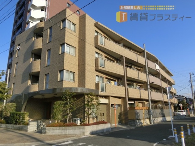 建物外観　日差しが差込む暖かいマンションです。