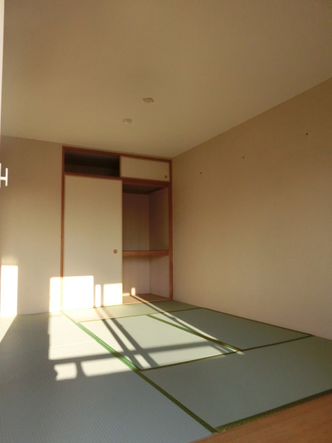 居室・リビング　ごろごろできる畳のお部屋は重宝しますよね。