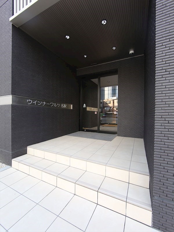 エントランス　オートロック　防犯カメラ付