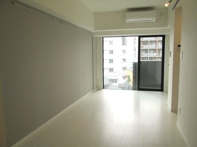 居室・リビング　★明るい洋室★