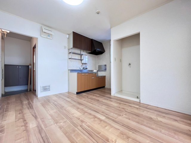 居室・リビング　画像は別号室。ご参考にどうぞ