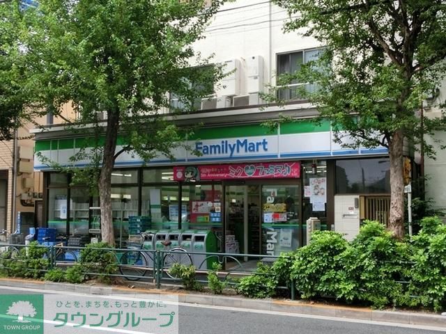 コンビニ　ファミリーマート（コンビニ）まで102m