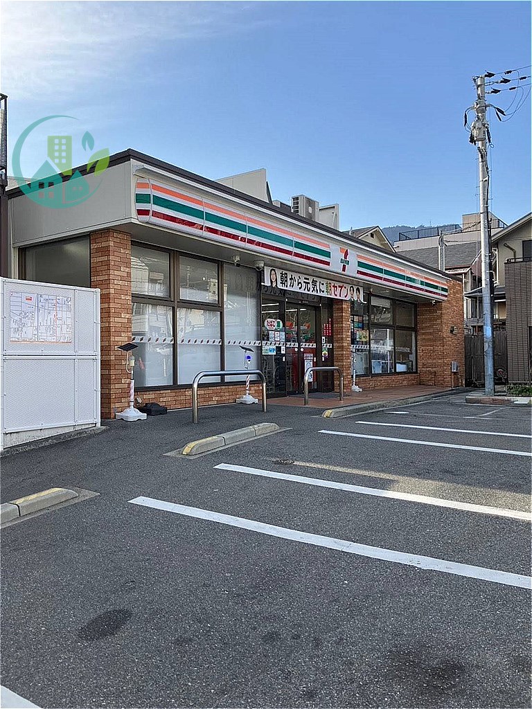 コンビニ　セブンイレブン 神戸篠原南町4丁目店（コンビニ）まで358m