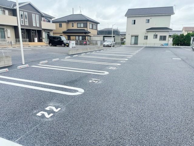 駐車場　敷地内駐車場も募集中です