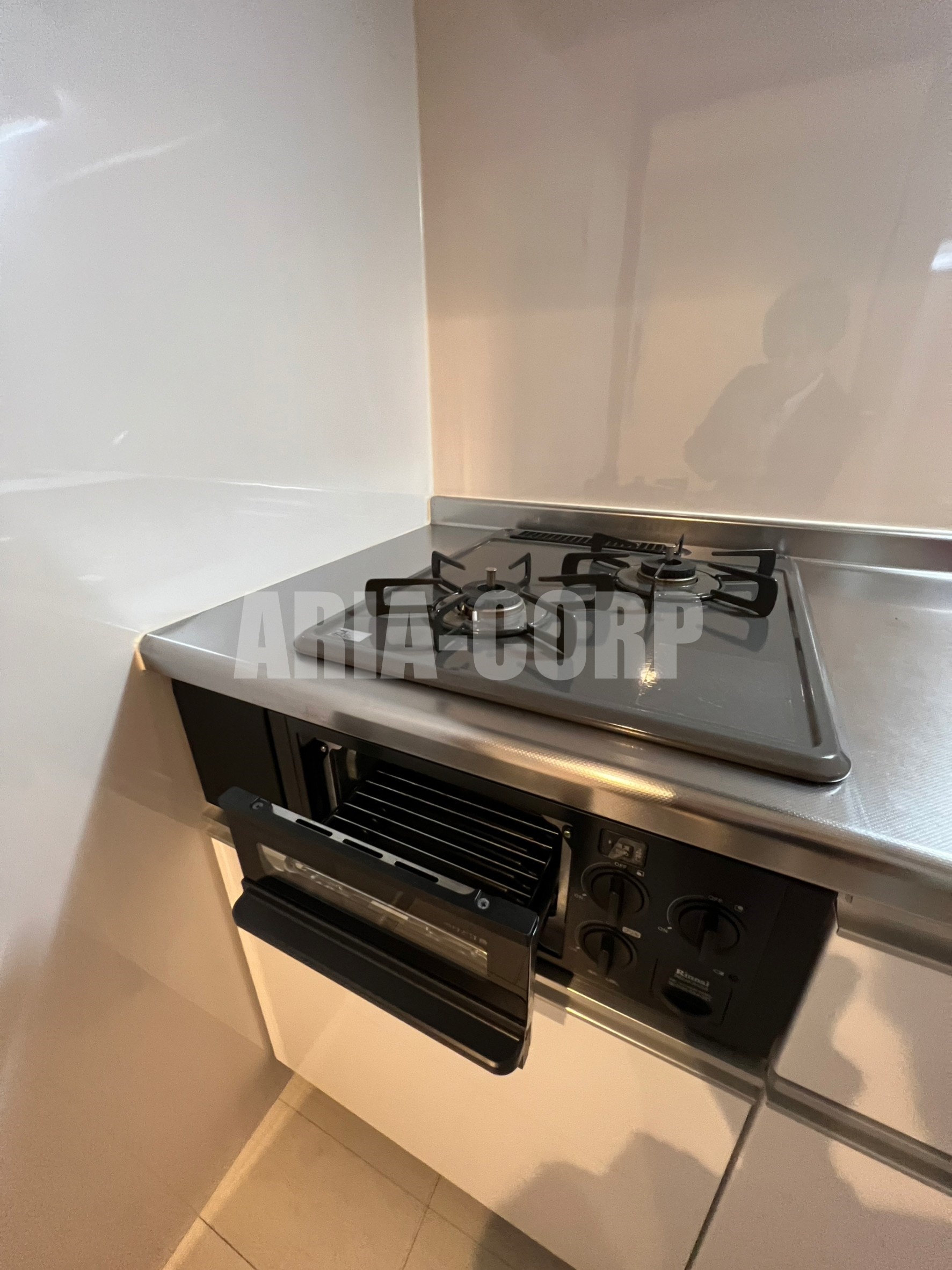 その他部屋・スペース　グリル付の２口ガスコンロ。まな板スペースも御座います♪