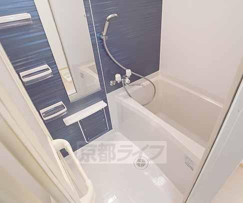 バス・シャワールーム　青色が特徴的！