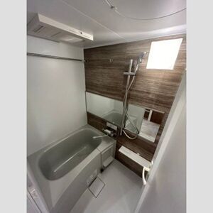 バス・シャワールーム　コンパクトで使いやすいお風呂です