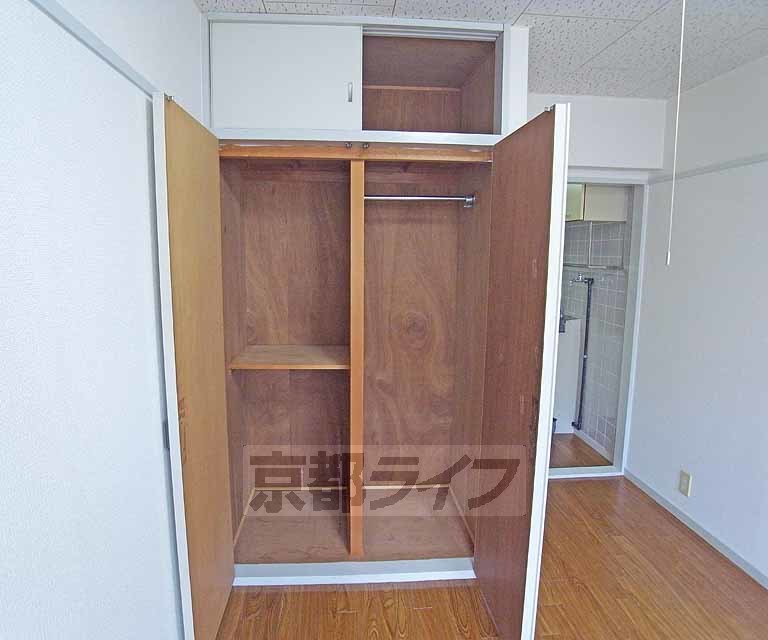 収納　幅のあるクローゼットです。