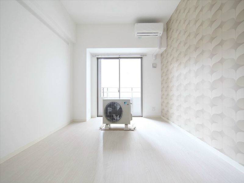 居室・リビング　洋室8帖　エアコン完備　南面バルコニー