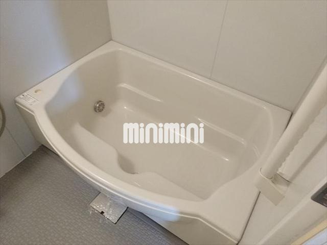 バス・シャワールーム　追いだき機能付きのバスルーム