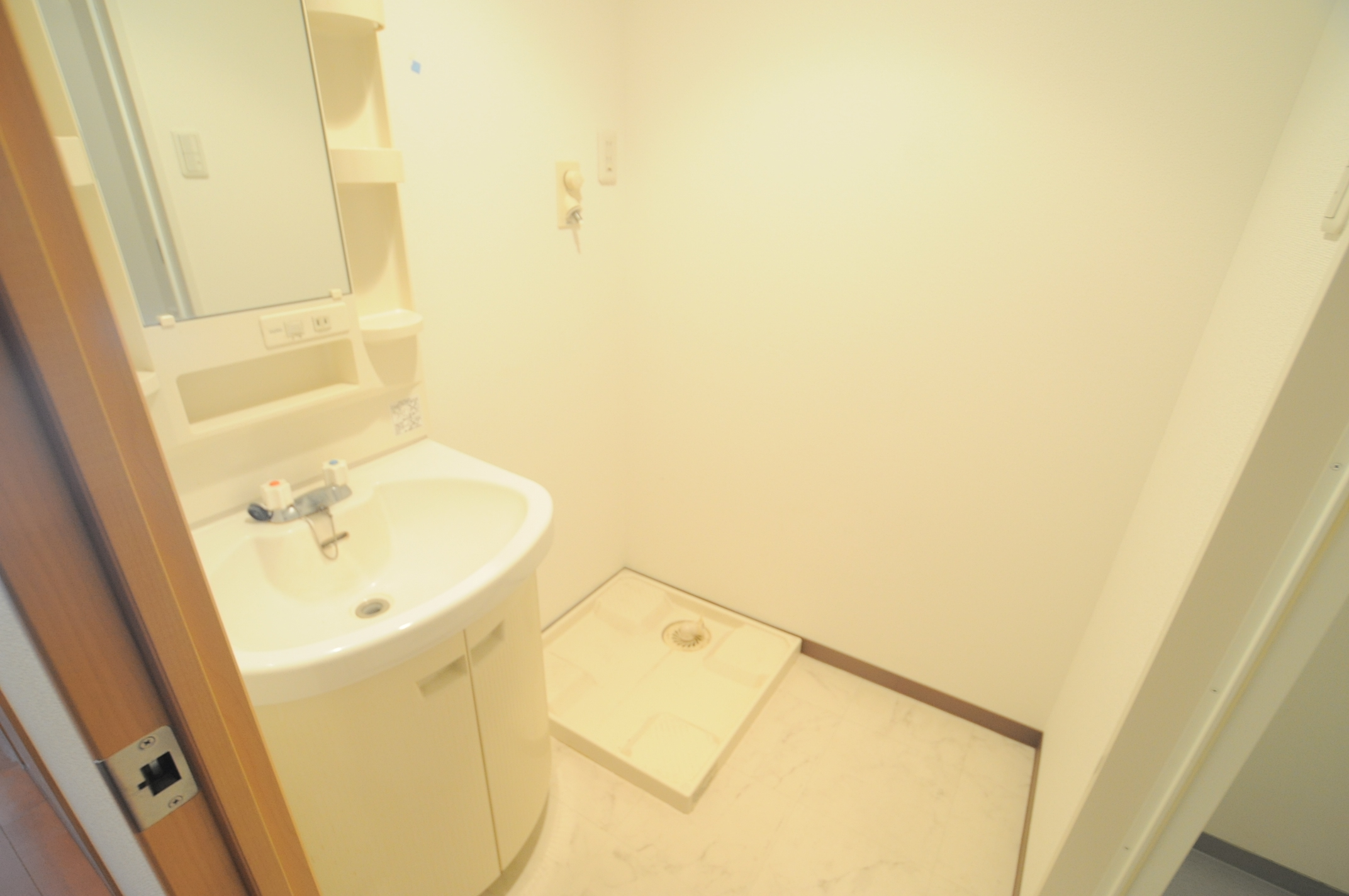 洗面設備　※別部屋参考写真です