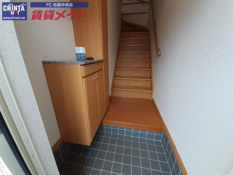 玄関　同型参考写真