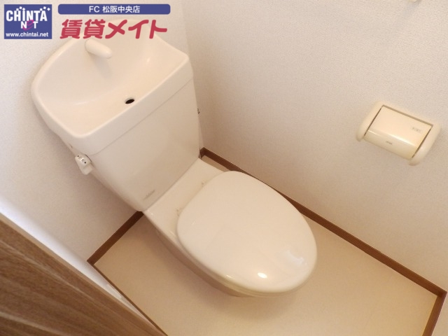 トイレ　同型参考写真