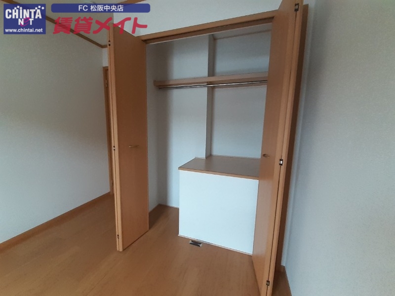 収納　同型参考写真