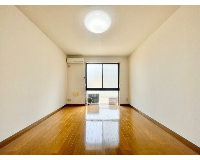 居室・リビング　開放感のあるゆったりとしたお部屋です♪