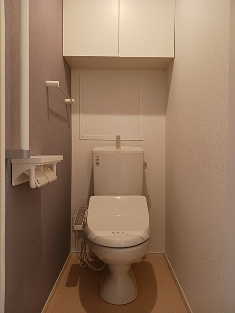 トイレ　ウォシュレット完備です。