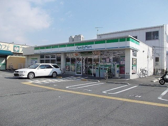 コンビニ　ファミリーマート高津橋店（コンビニ）まで450m