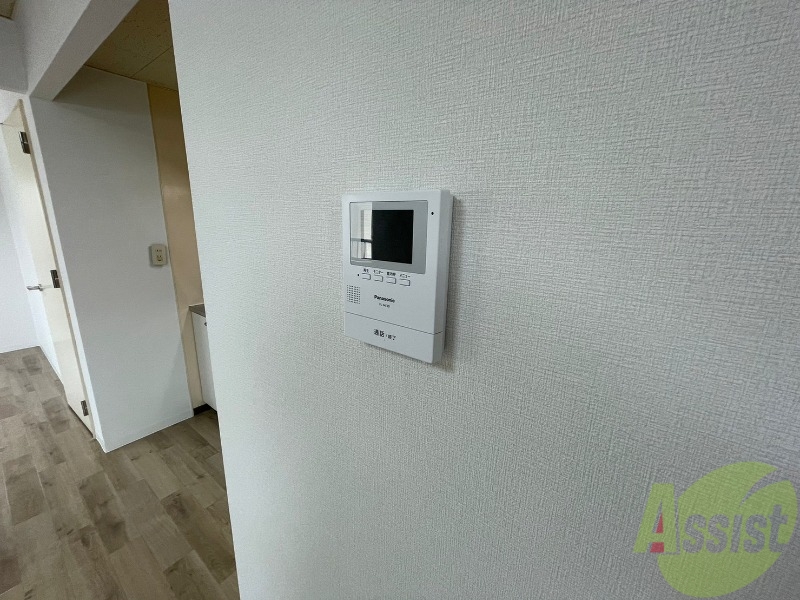 セキュリティ　ＴＶモニター付インターホンです。来客者の顔が見えるので安心！