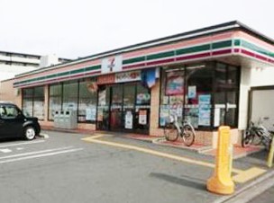 コンビニ　セブンイレブン 唐橋芦辺町店（コンビニ）まで527m