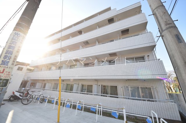 建物外観　落ち着いた雰囲気の外観です
