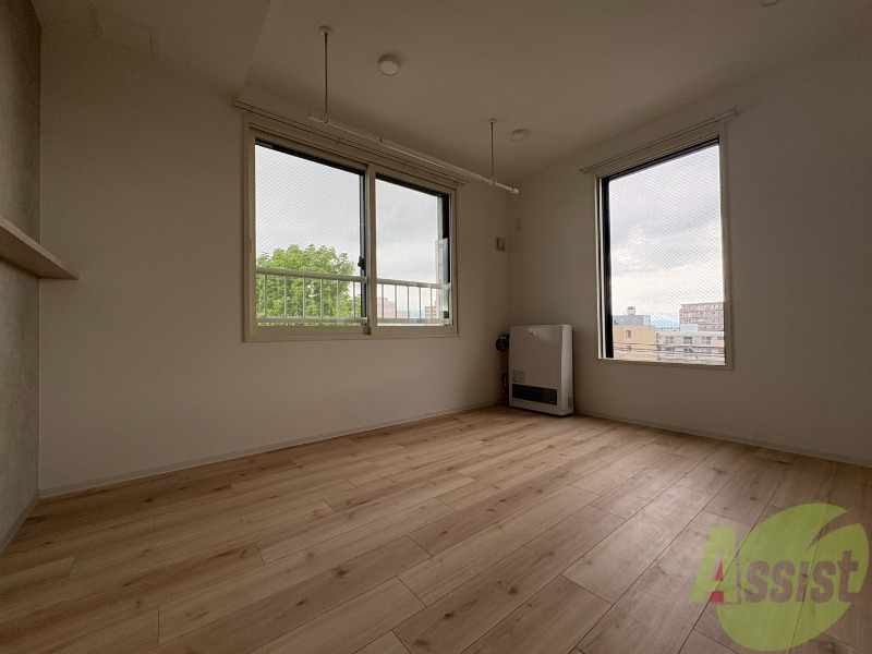 居室・リビング　広くてキレイなお部屋が広がっていて、充実した生活が送れそう。