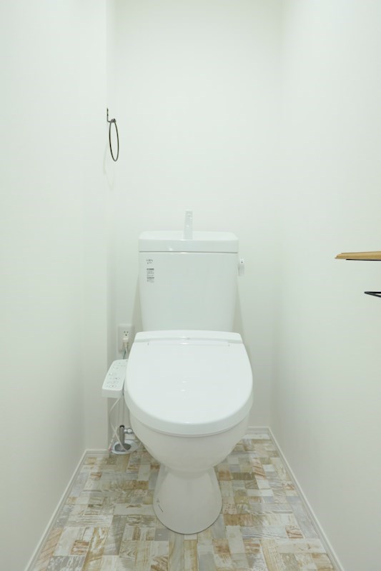 トイレ　同型参考写真