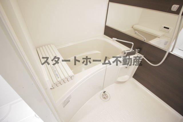 バス・シャワールーム　ゆったり過ごせるお風呂です