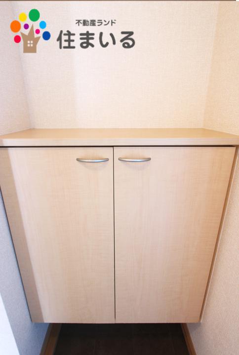 玄関　※同型タイプとなります
