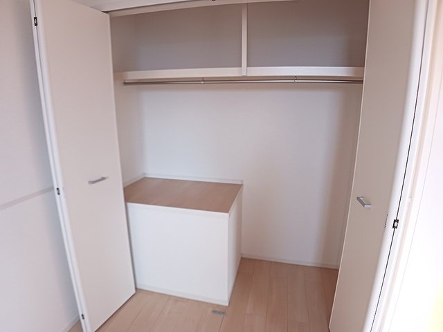 洗面設備　ゆったりとスペースのある洗面所