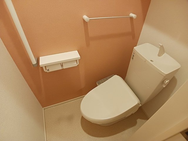 トイレ　落ち着いたトイレです