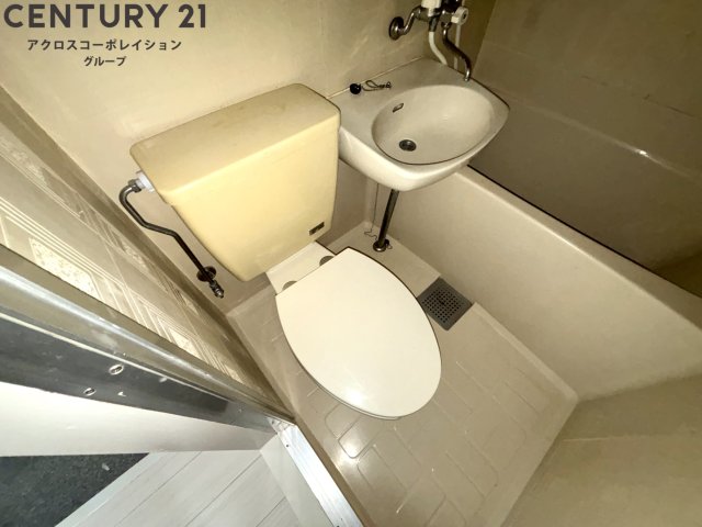 トイレ　浴室内にトイレがあります☆