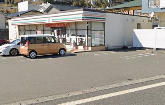 コンビニ　セブンイレブン鹿児島東谷山6丁目店（コンビニ）まで411m