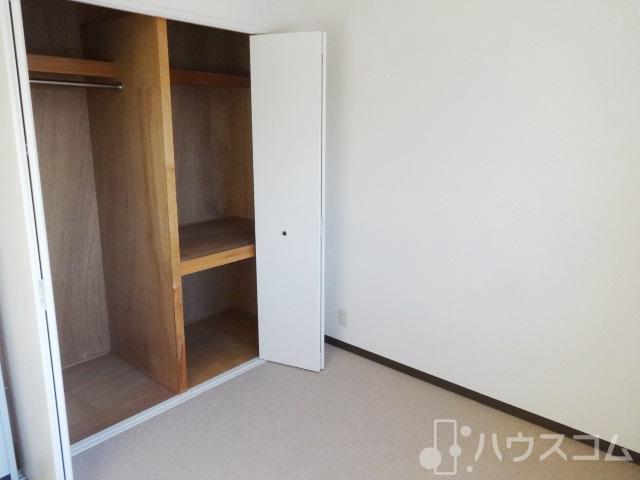 収納　収納付き洋室です。