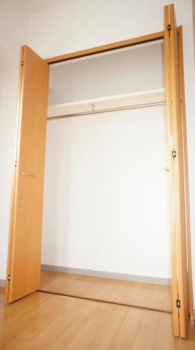 収納　クローゼット収納付き