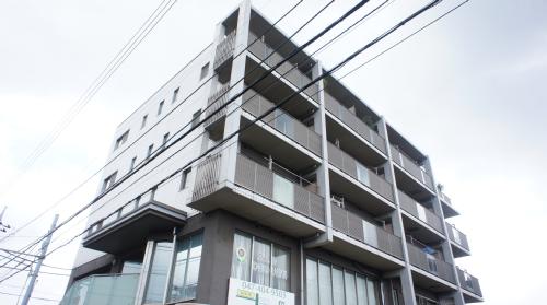 建物外観　綺麗なタイル調の外観です