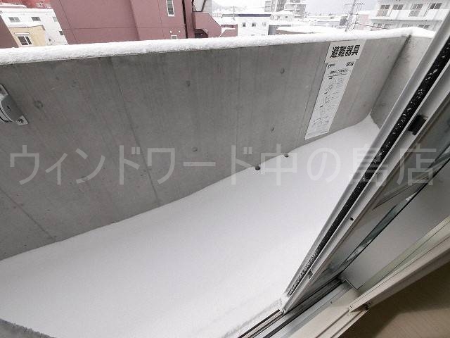 バルコニー　詳細は、ウィンドワード中の島までご相談下さい。