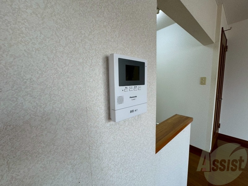 セキュリティ　ＴＶモニター付インターホンです。来客者の顔が見えるので安心！