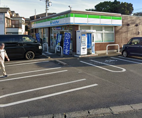 コンビニ　ファミリーマート 東海八幡新田店（コンビニ）まで689m