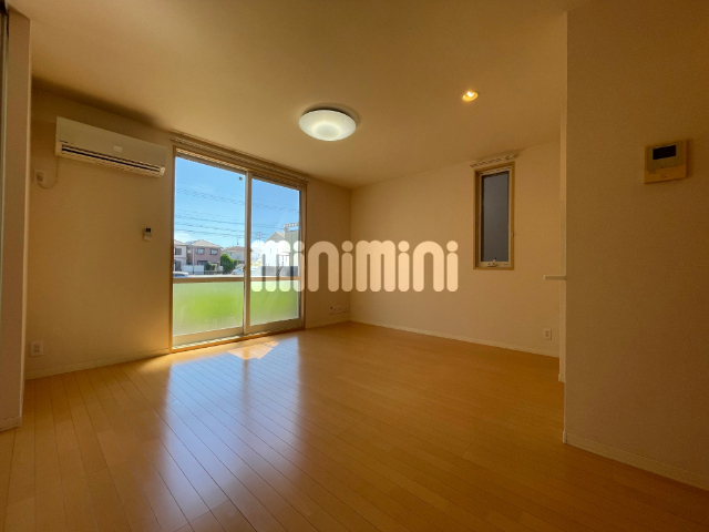 居室・リビング　エアコン付きのお部屋ですよ