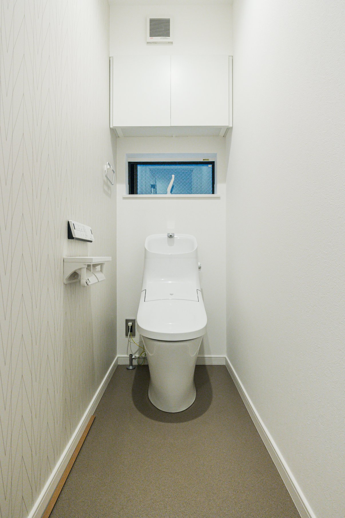 三番町戸建のトイレ写真