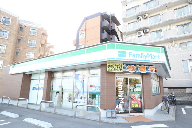 コンビニ　ファミリーマート　西区愛宕１丁目店（コンビニ）まで250m