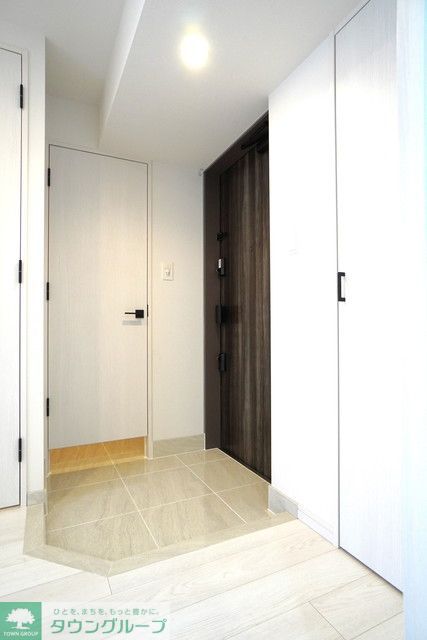 玄関　※写真は同タイプ住戸です。