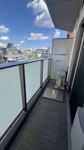 バルコニー　陽当たり良好なバルコニーです