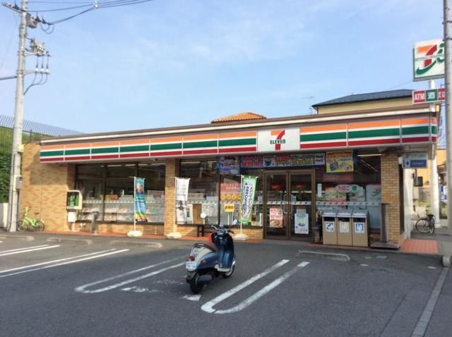 スーパー　セブンイレブン 綾瀬大上3丁目店（スーパー）まで561m