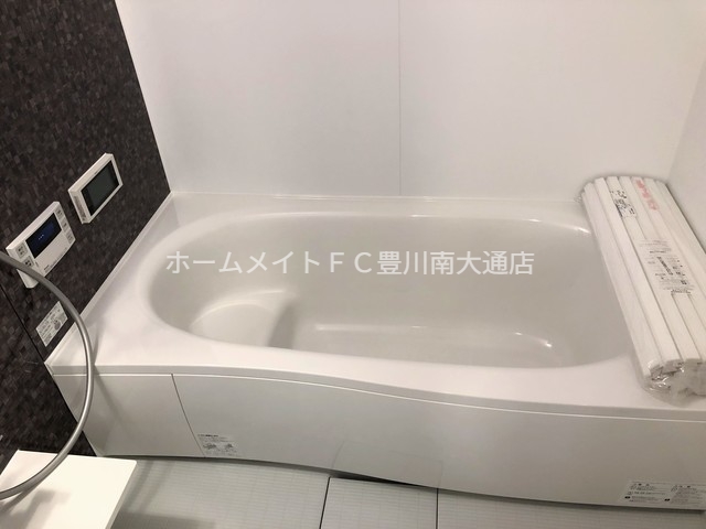 ＪＲ東海道本線 豊橋駅 バス乗車時間：22分 最寄りバス停で下車 徒歩5分 2階建 築8年の風呂写真